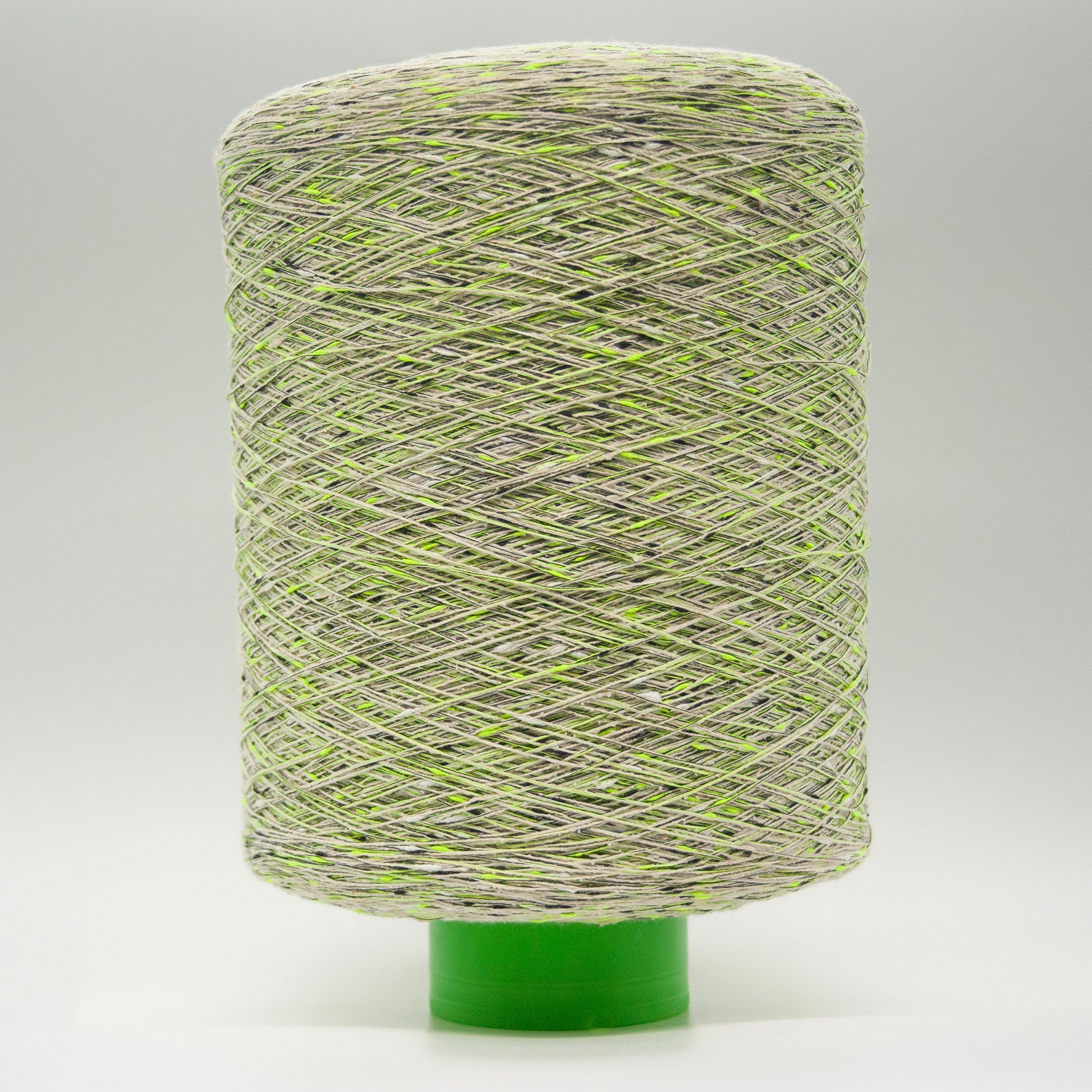 Dispo – 50% Silk Bourette · 49% Polyamide · 1% Lurex Lace yarn by Filati Venezia