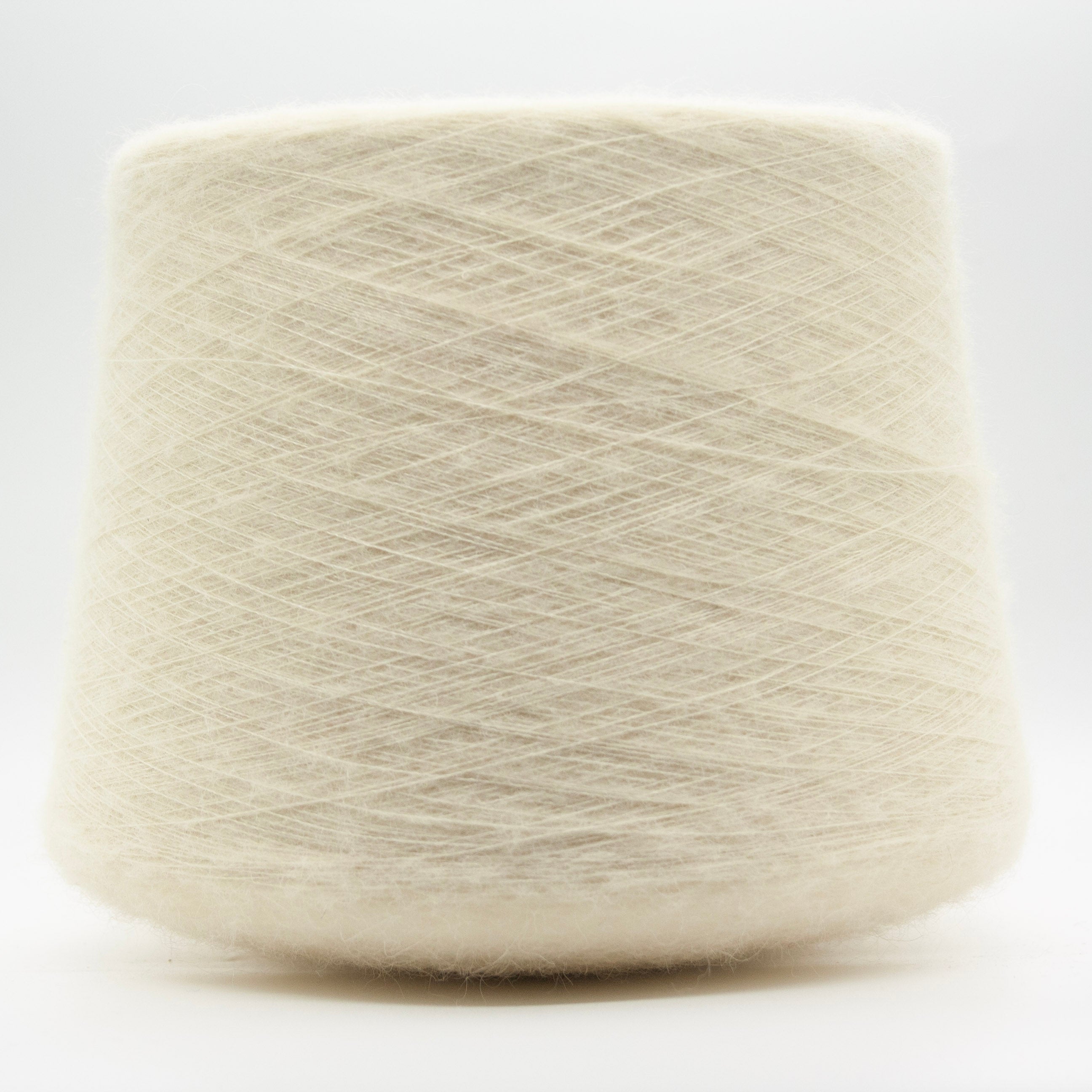 Idol Royal Touch, Collection 27/28 – 62% Baby Alpaca · 38% Silk Cobweb / 1 ply (800m+)/100g yarn by Lanificio Dell'olivo