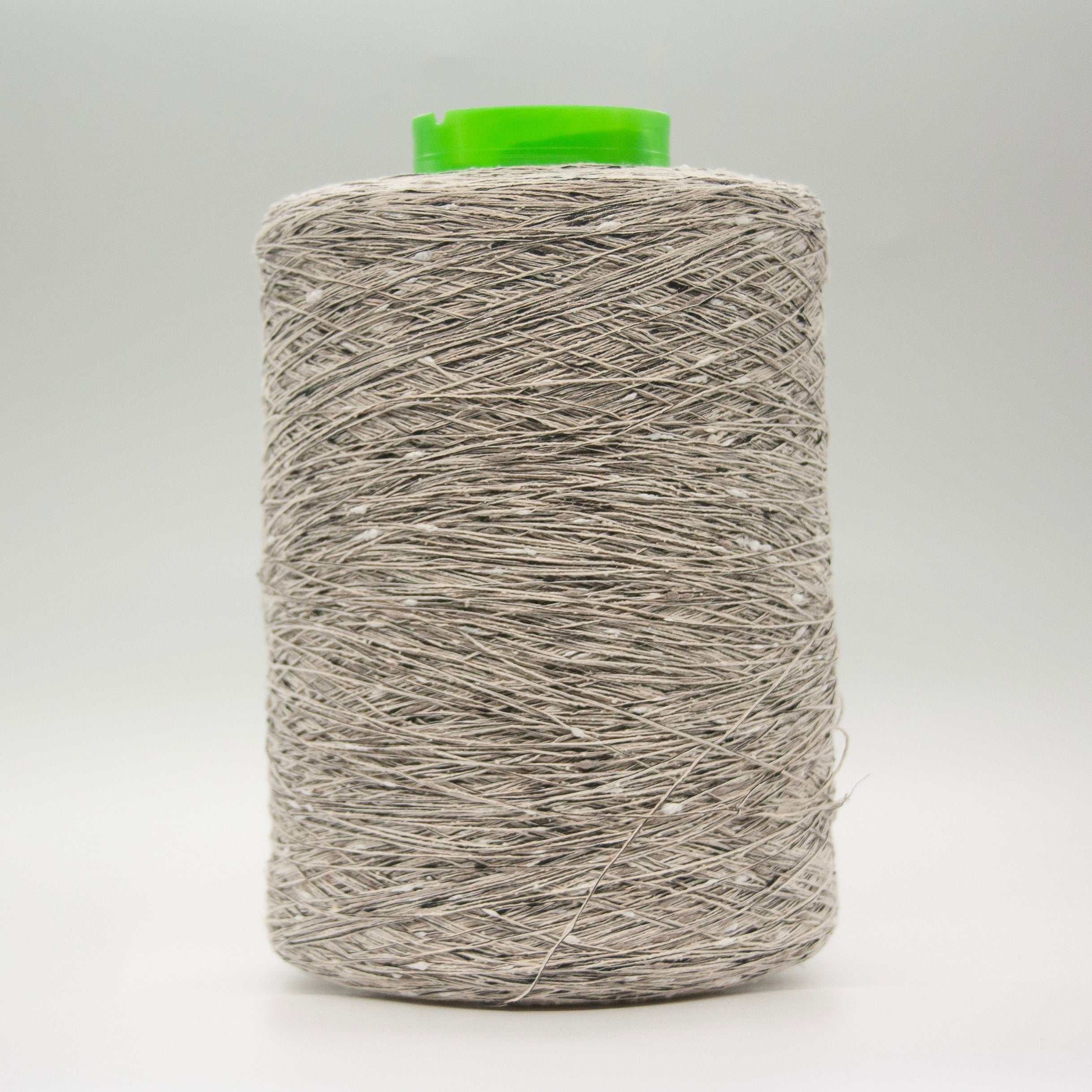 Dispo – 50% Silk Bourette · 49% Polyamide · 1% Lurex Lace yarn by Filati Venezia