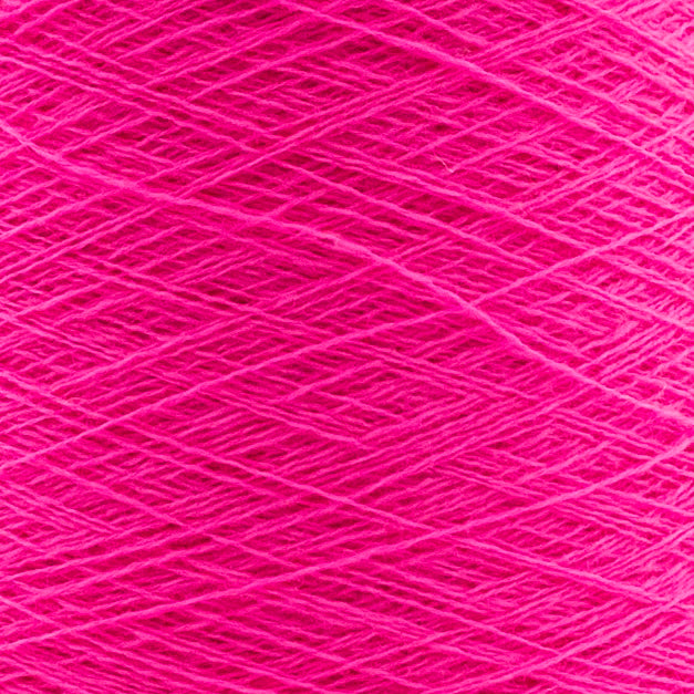 Close up of Matis by Linsieme Fucsia – Elettrico