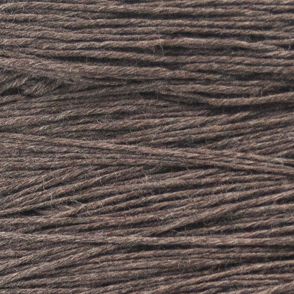 Close up of Plume by Suedwolle Group – Terra Ombra