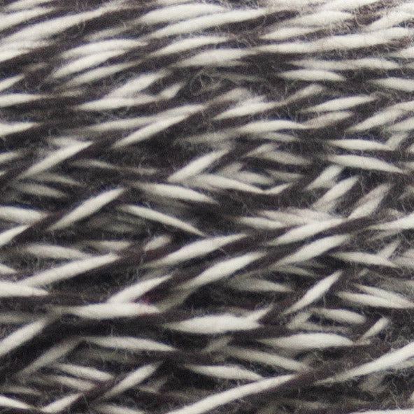 Close up of Sogno by Filati Venezia – Mouline Cow