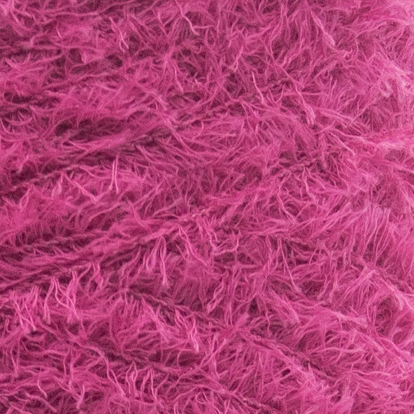 Close up of Tagliatino Merino by Filati Venezia – Peonia Fucsia